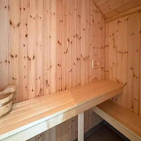 Nyaraló Mit Sauna Und Whirlpool In